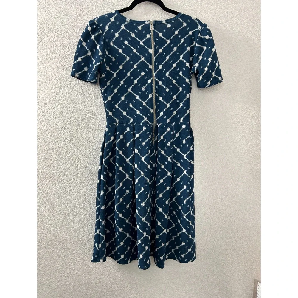 LuLaRoe Blue White Geometric Print Fit Flare Midi Dress Short Sleeve Pockets - Picture 6 of 10